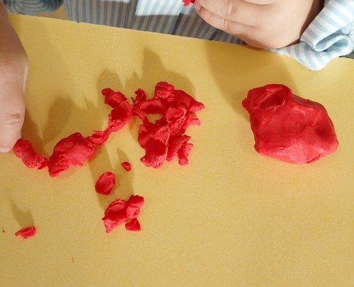 Compr rojo, plastelina