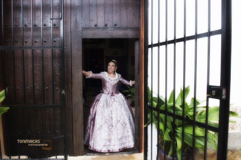 reportaje fallas fallera-valencia-jpg