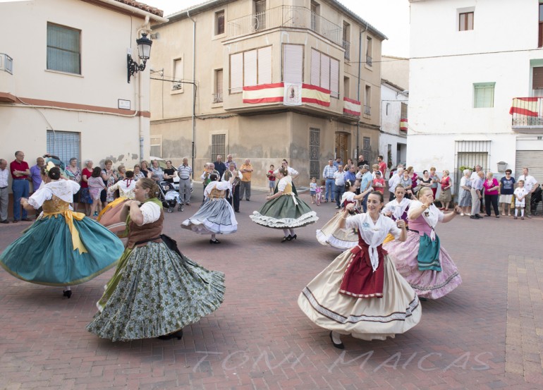 GRUP DE DANSES EL QUARANTAHUIT EN SOT DE FERRER _dsc5170.jpg