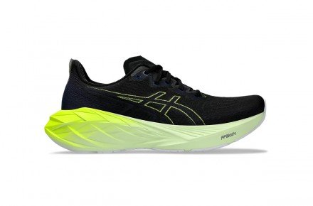 ASICS NOVABLAST 4