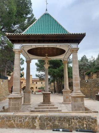 CRUZ CUBIERTA DEL REAL SANTUARIO FONT DE LA SALUT