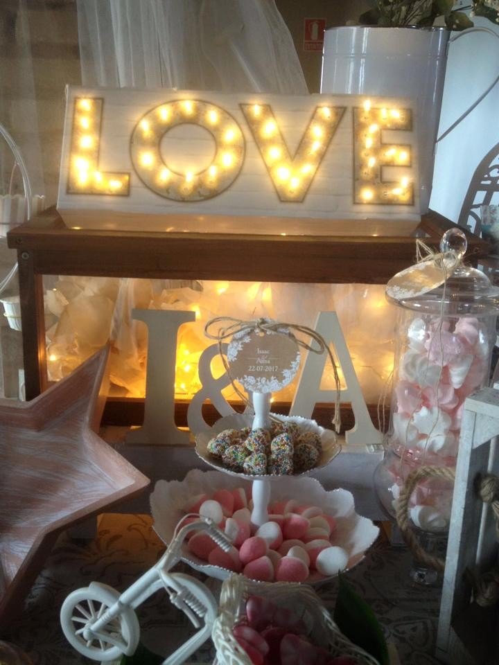 Letras de madera iluminadas. Bodas en Masía de las Estrellas dulce-fantasia-masiadelasestrellas-220717-7.jpg