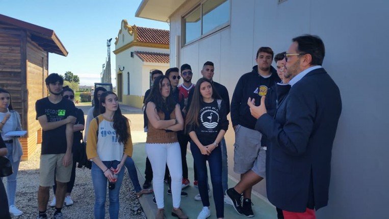 Alumnos de Florida Universitaria visitan Masia de las Estrellas alumnos-florida-universitaria-visitan-masia-2.jpg
