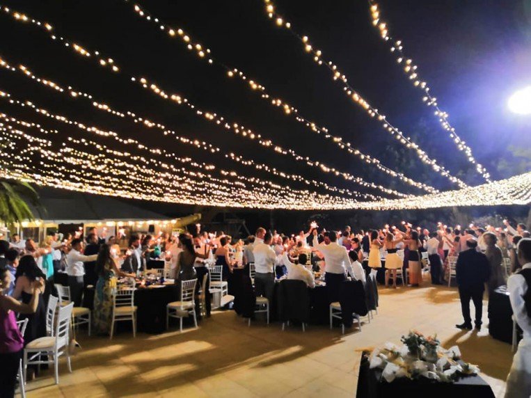 Una boda con iluminación nocturna boda-masiadelasestrellas-lorena-y-ximo-250818-2.jpg