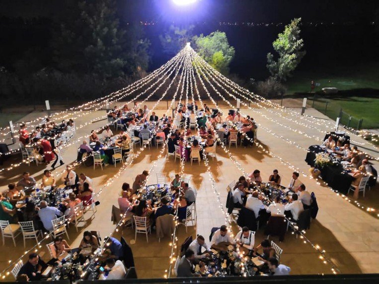 Una boda con iluminación nocturna boda-masiadelasestrellas-lorena-y-ximo-250818-6.jpg