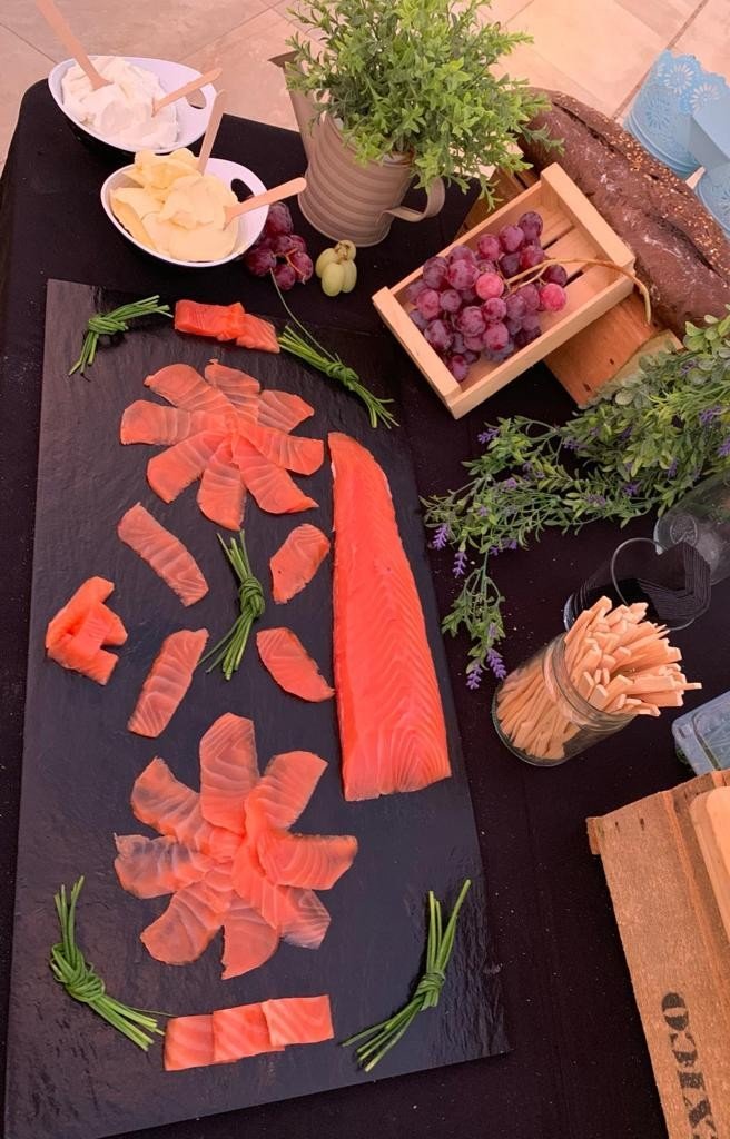 Un evento con buffet de salmon en Masia de las Estrellas bufet-de-salmon-4.jpg