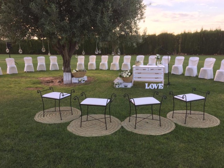 Casandra y Raúl: una boda alrededor de un olivo erase-un-vez-bodas-con-encanto-masia-de-las-estrellas-2.jpg