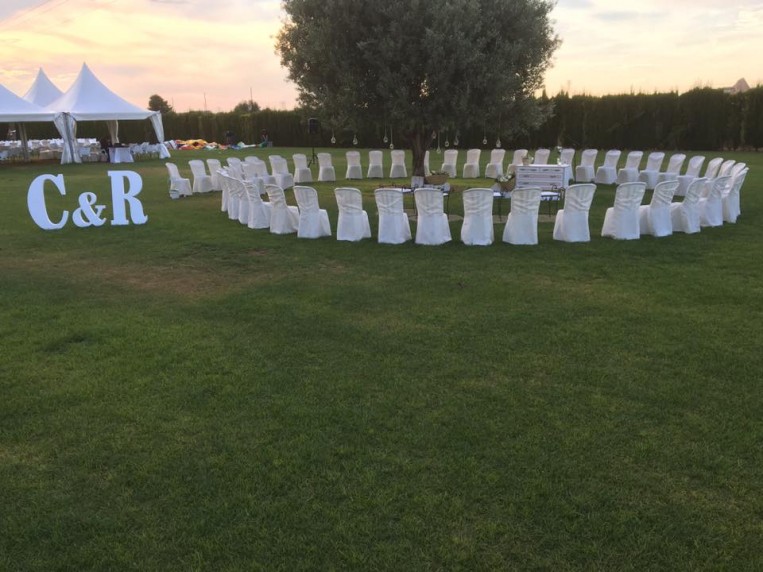 Casandra y Raúl: una boda alrededor de un olivo erase-un-vez-bodas-con-encanto-masia-de-las-estrellas-4.jpg