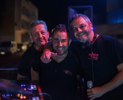 Equipo profesional de alquiler de discomovil 