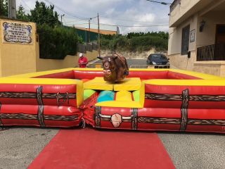 ALQUILER DE TORO MECANICO EN VALENCIA 