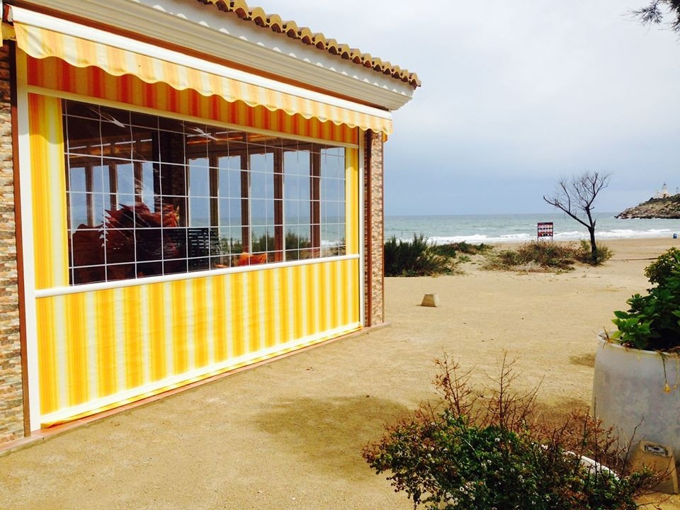 Toldo Telón :: Persianas y toldos Cullera, toldos automáticos Cullera, Estores Cullera, Toldo punto recto ::