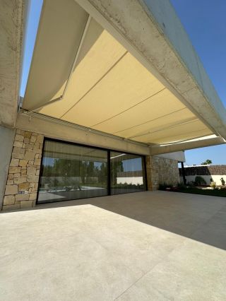 Toldos de alto rendimiento: estilo, confort y protección en un solo sistema