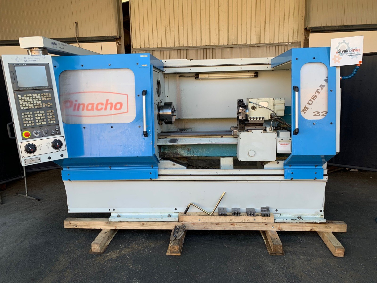 01.01.0037 Torno Pinacho Cnc Mustang 225 x 1000mm e.p :: Tornos :: Metal  Mecánica :: Valcomaq. Compra y venta de maquinaria industrial metalúrgica.