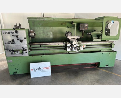Pinacho lathe model S90 260 with 2150m between points, with Fagor  dimension display