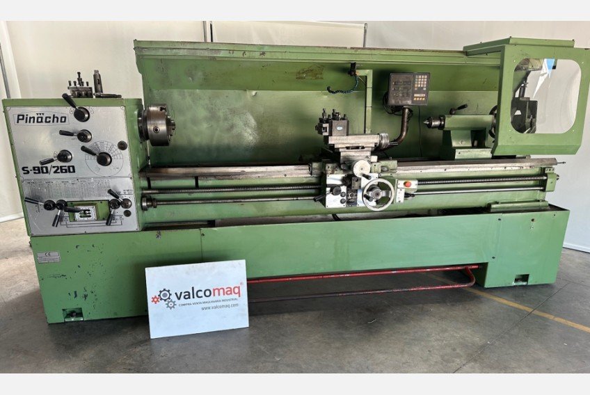 Pinacho lathe model S90 260 with 2150m between points, with Fagor  dimension display