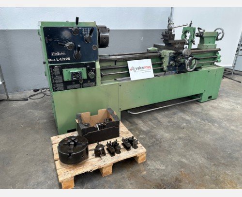 Pinacho lathe model L1 225 x 1600mm e.p