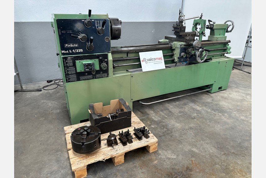 Pinacho lathe model L1 225 x 1600mm e.p