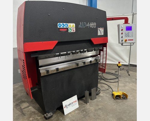 Plegadora Hidraulica CNC Nargesa modelo MP 1400CNC