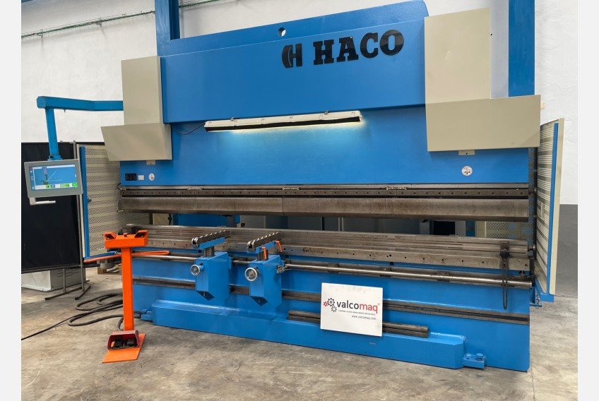 Presse plieuse hydraulique Haco CNC modèle ERM 40 300 de 4100mm x 300tns