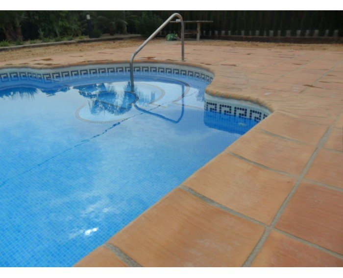 Remate piscina 30 x 32,5 cm. AL-410