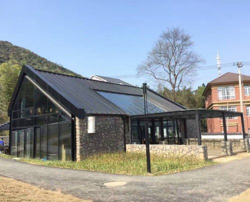 Exterior del Restaurante La Comuna.