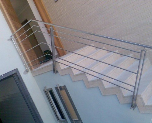Barandilla con forma entrada vivienda