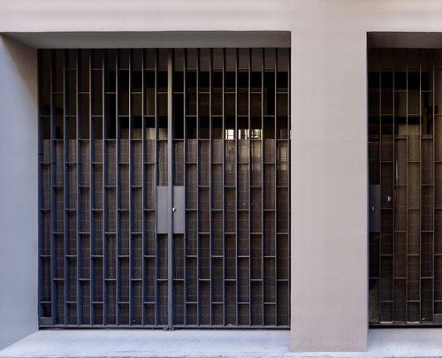 Puerta reja abatible entrada estudio 
