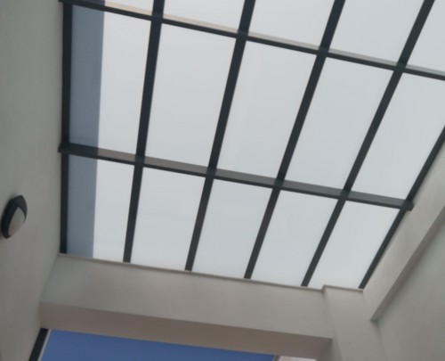 Techo fijo aluminio gris y cristal blanco 