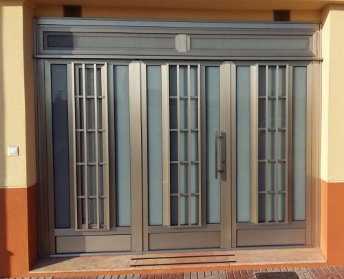 Puerta aluminio inoxidable 