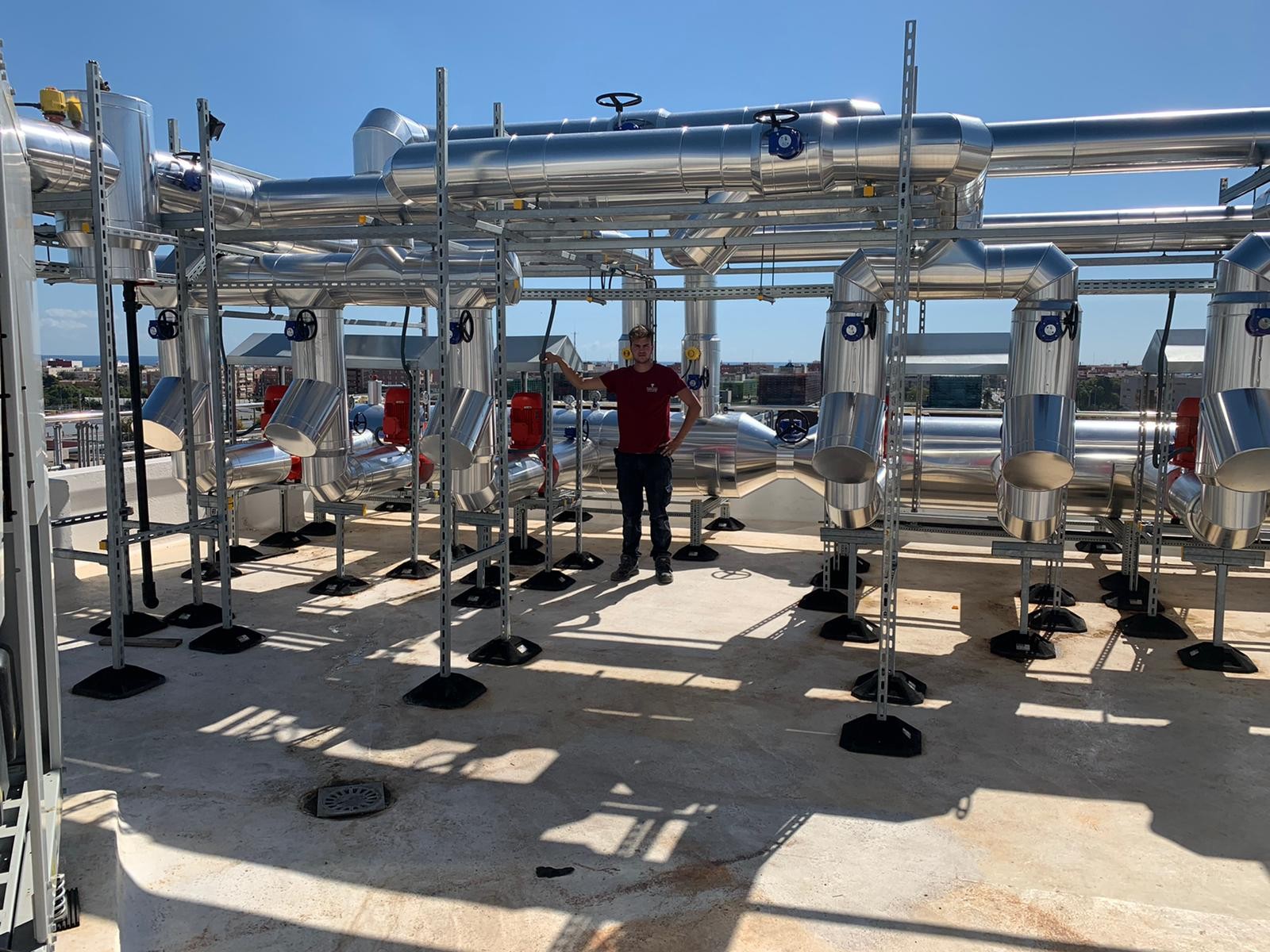 CLIMATIZACIÓN :: MONTAJES INDUSTRIALES TORTAJADA S.L.  soldadores y tuberos