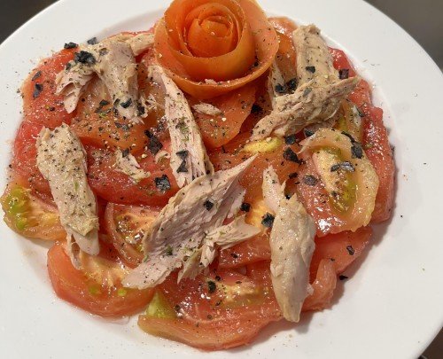 ENSALADA DE TOMATE Y VENTRESCA