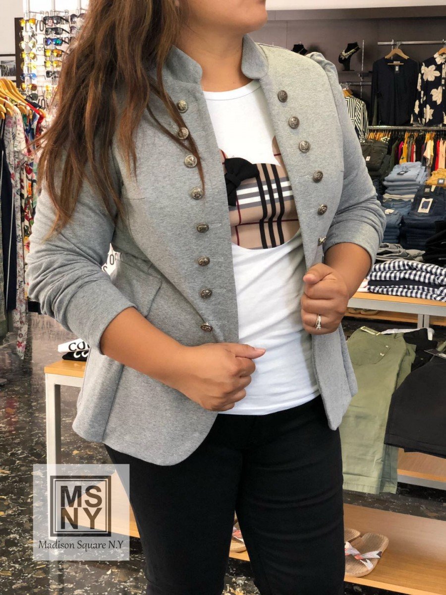chaqueta militar gris