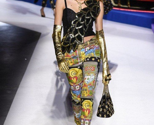 moschino-10-arm-2117-1550842559.jpg