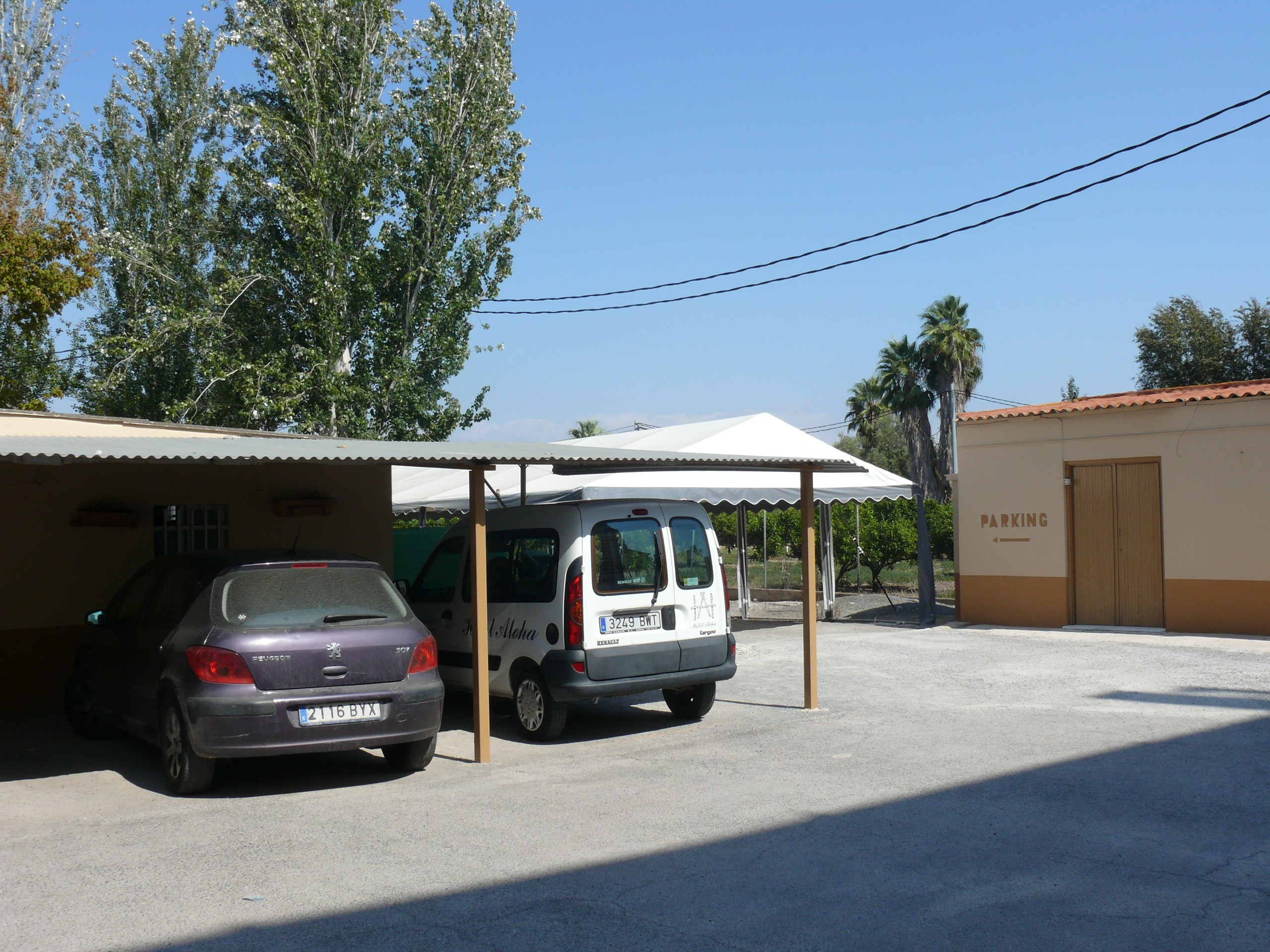 PARKING :: Hotel Aloha, vistas al mar en Burriana