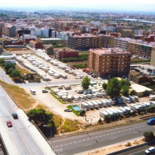 GUARDA caravanas y autocaravanas-
-------NO PERNOCTA, PARKING DE LARGA ESTANCIA-------