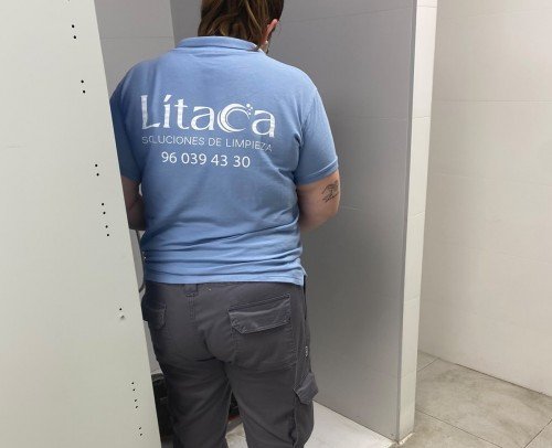 Limpieza de aseos y zonas comunes