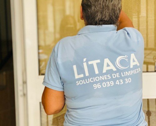 Limpieza de portal y accesos - comunidades de vecinos Litaca