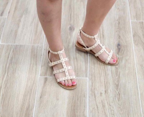 Sandalia Tachuelas