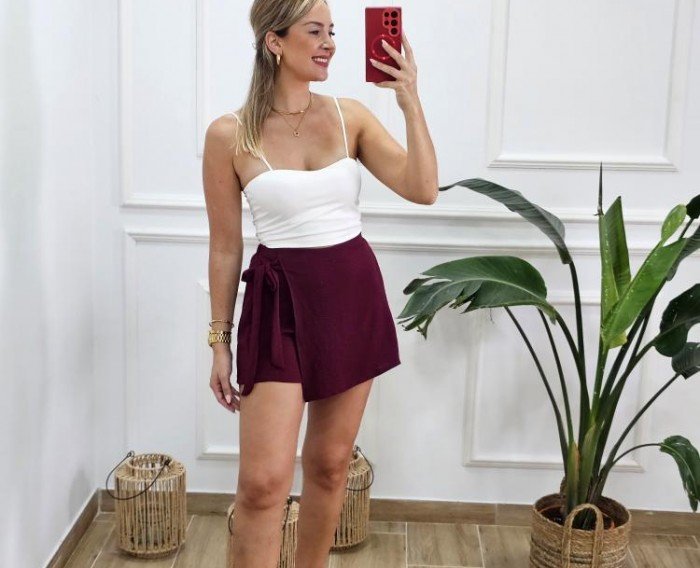 Short Mariela