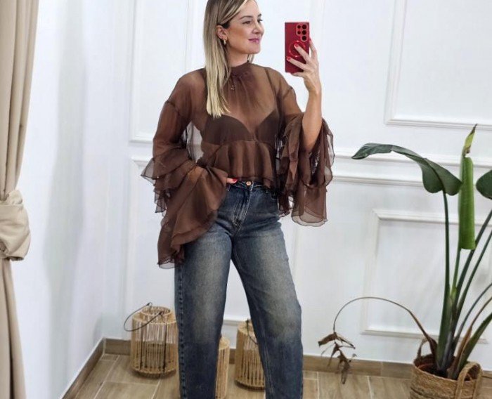 Slouchy Claudia