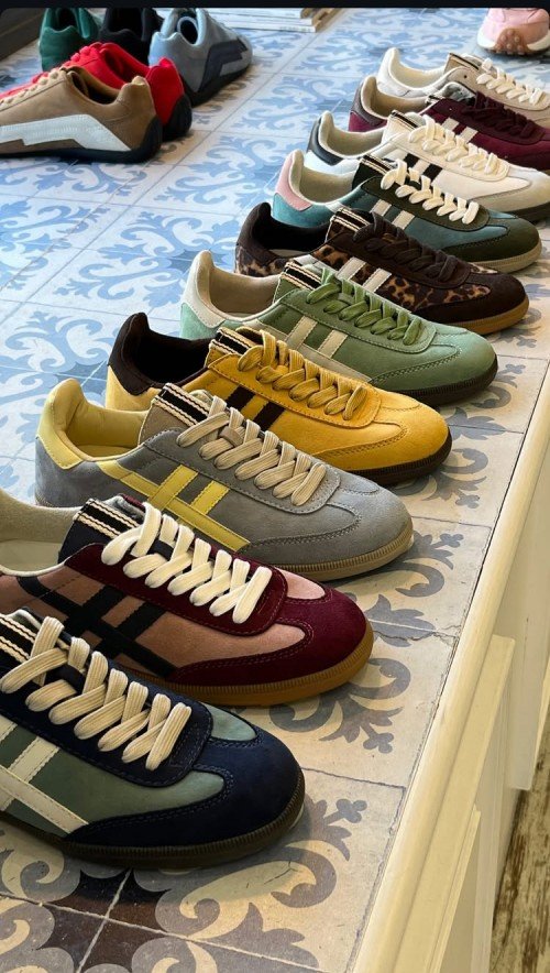 SNEAKERS
