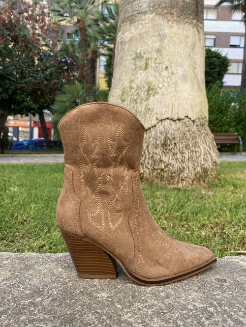 BOTINES DE TACÓN