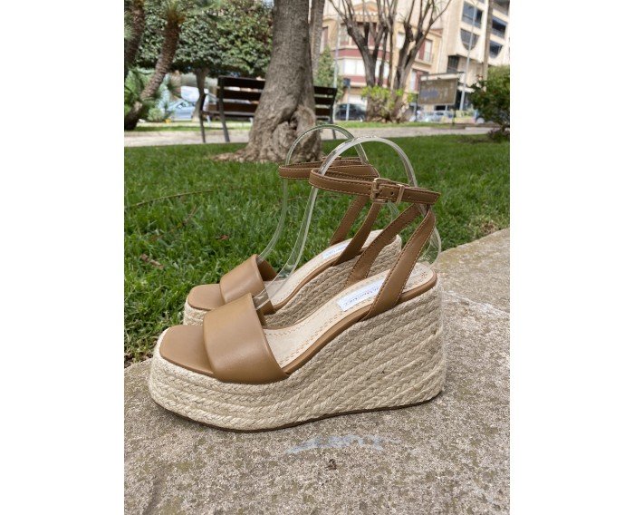 sandalia Brenda camel