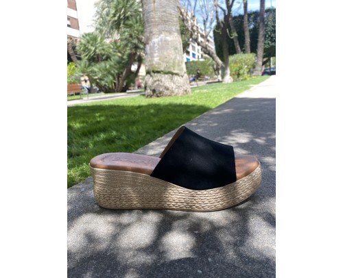 Sandalia tipo zueco piel serraje negro 3767