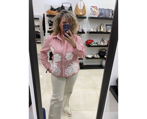 camisa flores crochet