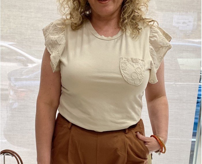 camiseta taupe
