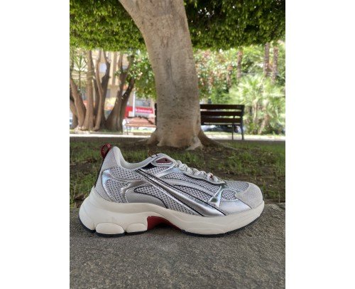 sneaker plata 5570