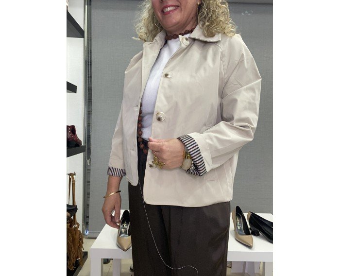 gabardina corta beige
