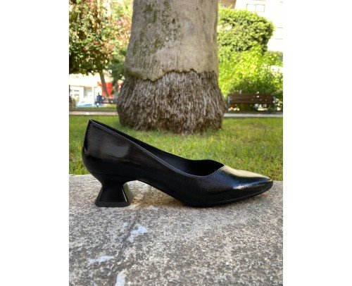 zapato de salón negro 2333V