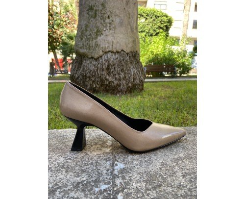 zapato de salón fango